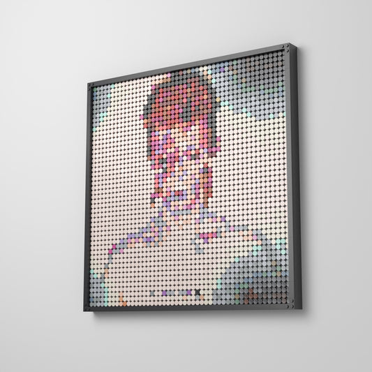 Aladdin Sane, mosaïque en briques PopBrique, accrochée au mur